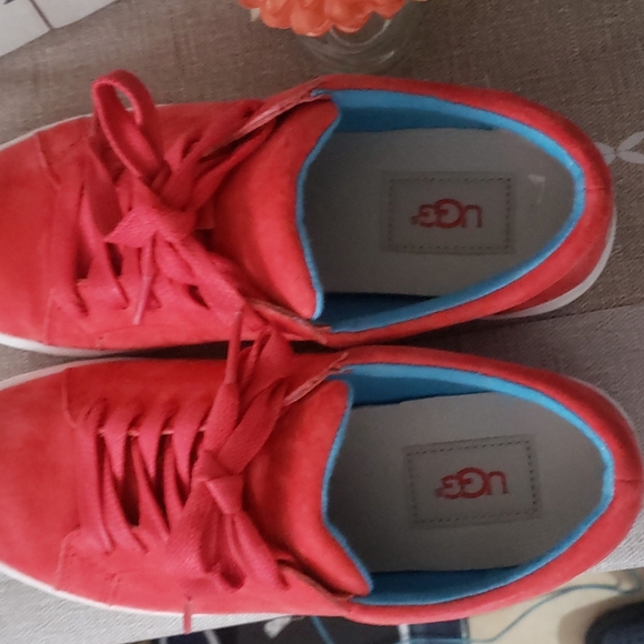 Ugg shoes - Picture 2 of 7